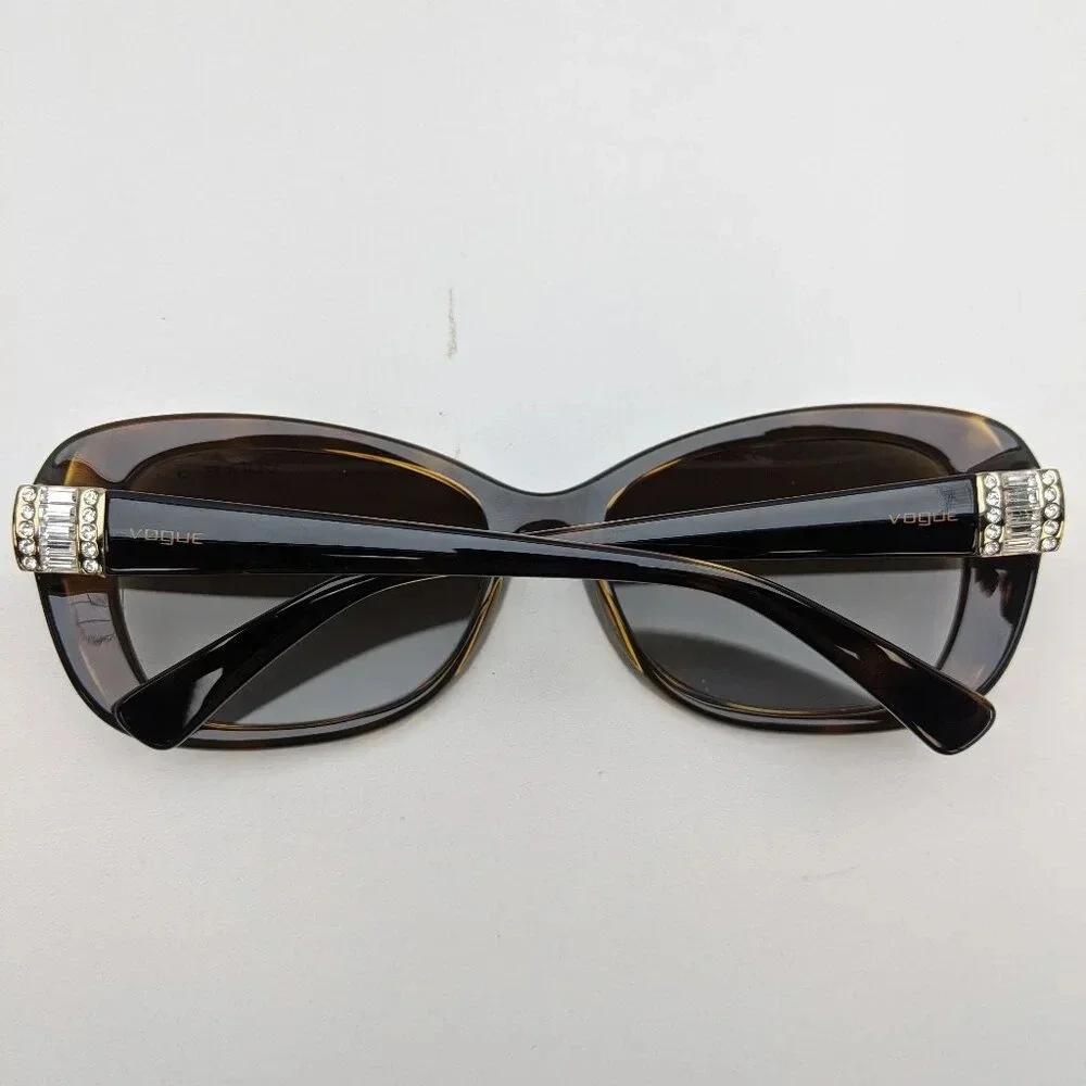 Vogue frame 10